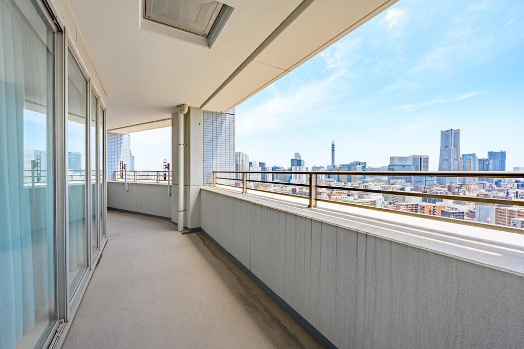 ヨコハマタワーリングスクエア　ザ・イースト