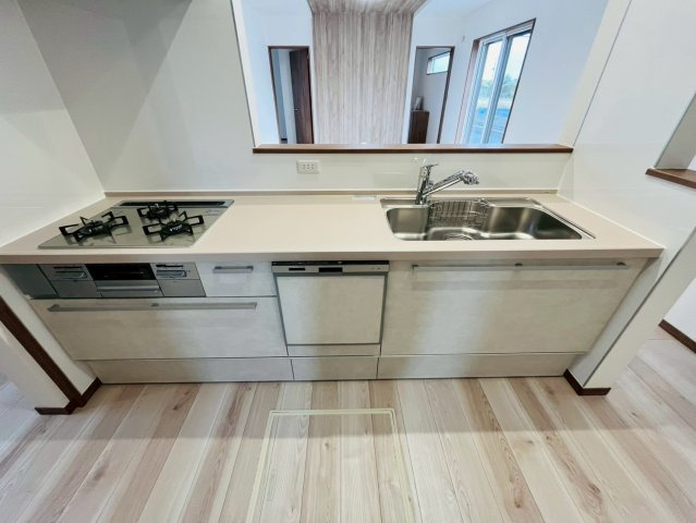 第11期のキッチン|〇３号棟　キッチン〇
時短、節水にもなる食洗機付きキッチン♪洗い物を気にせずに食器が使えるので、ノンストレスで楽しくお料理を作ることができます（＾＾）
2025年11月撮影