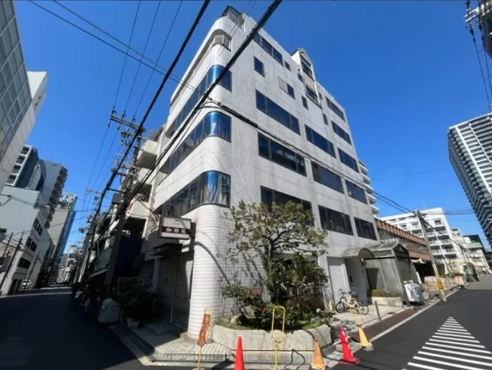 パークサイドカワイビルの外観