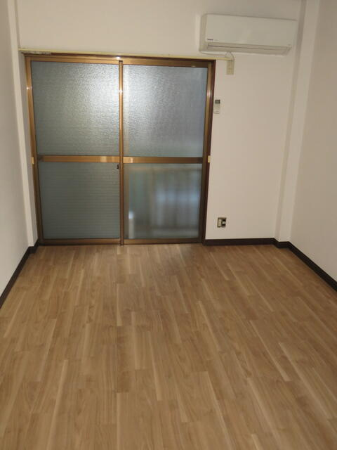 ハイツリベラルの洋室