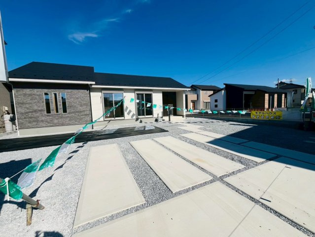 幸手市下川崎　第1期　全7邸の外観|長倉小学校まで約850m徒歩11分♪西中学校まで約700m徒歩9分！毎日の通学も安心の距離です（＾＾）
2025年11月撮影