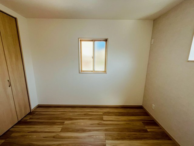 幸手市下川崎　第1期　全7邸の洋室|〇６号棟　洋室　5.9帖〇
急な来客やお泊りに来られた方へのお部屋としてもご使用いただけます。
2025年11月撮影