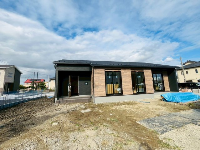 幸手市下川崎　第1期　全7邸の外観|陽当り良好！カースペース並列2台駐車可能です♪
2025年10月撮影