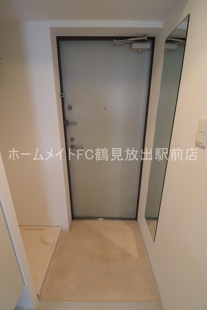 東大阪市高井田本通７丁目の賃貸マンションの玄関