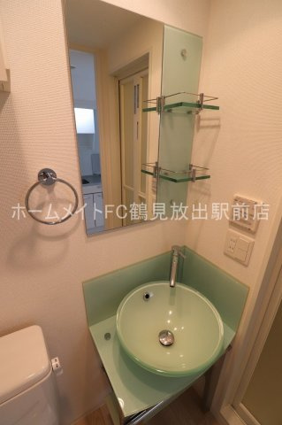 東大阪市高井田本通７丁目の賃貸マンションの独立洗面台