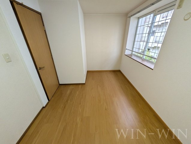 アライブの寝室