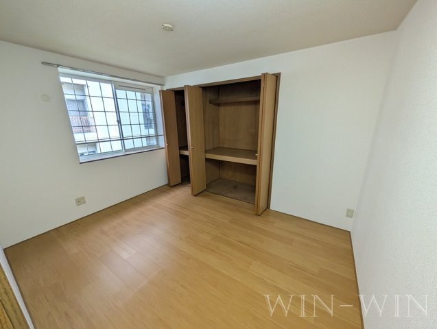 アライブの寝室