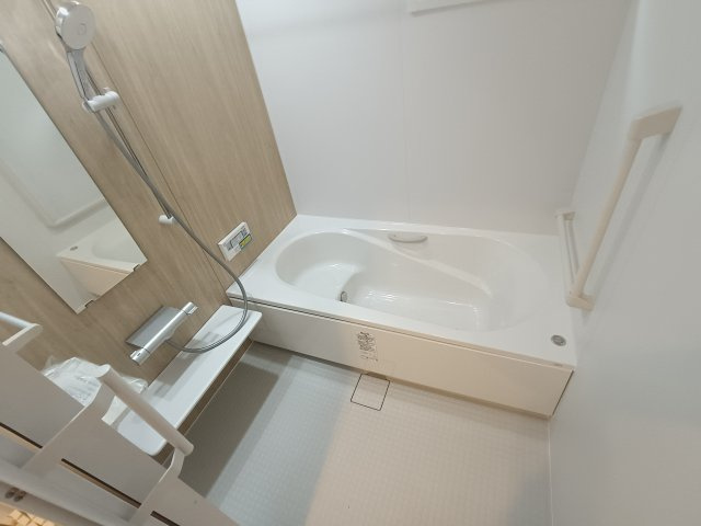 吉川市　吉川1丁目　新築戸建　　全1棟の浴室|落ち着いた空間のお風呂です