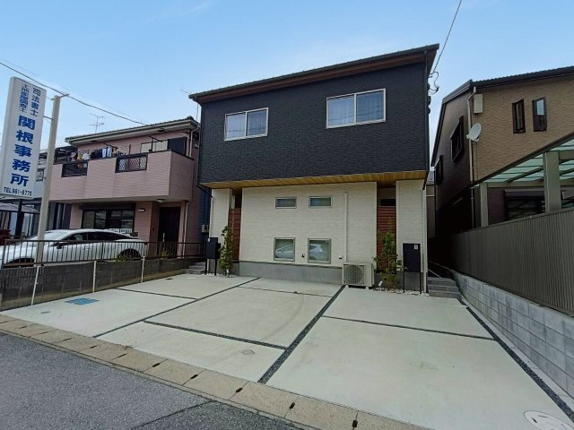 吉川市　吉川1丁目　新築戸建　　全1棟の前面道路含む現地写真|前面道路含む現地写真です