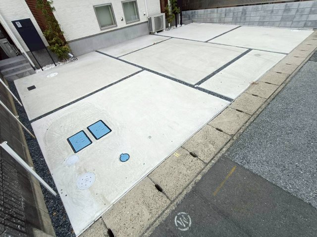 吉川市　吉川1丁目　新築戸建　全1棟の駐車場|駐車場に車を止められます