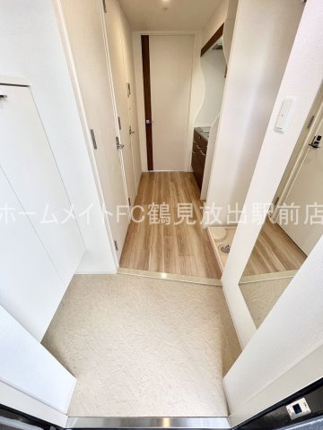 大阪市城東区諏訪１丁目の賃貸マンションの玄関