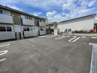 【駐車場】 | グランディイグニスⅥ | 駐車場