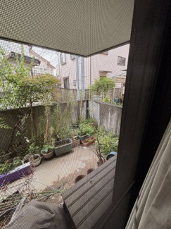  | 川口市東本郷　中古戸建 | こちらお庭を望む洋室からの一枚