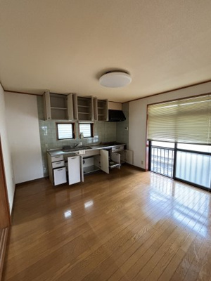 【キッチン】 | 川口市東本郷　中古戸建 | 広々としたキッチン＆ダイニングスペースです♪