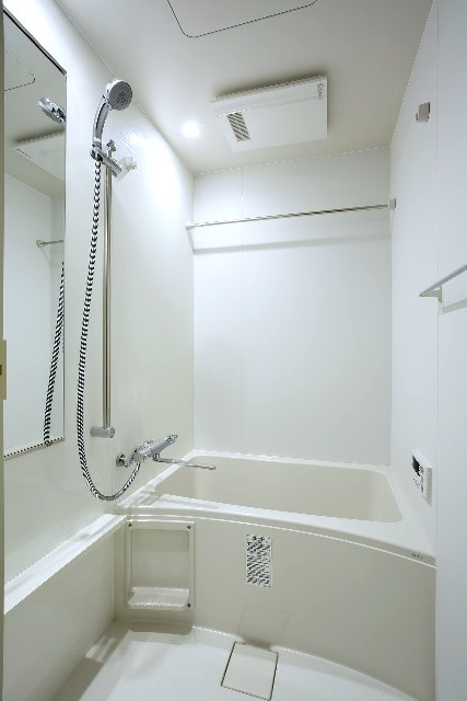 新品家具付きマンション奈良屋町13(KaGood福岡)の浴室|ゆったり過ごせるお風呂です