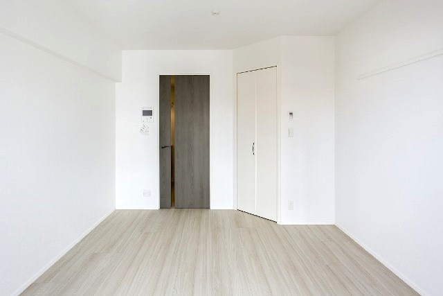 新品家具付きマンション奈良屋町13(KaGood福岡)の洋室|ゆったりした洋室です