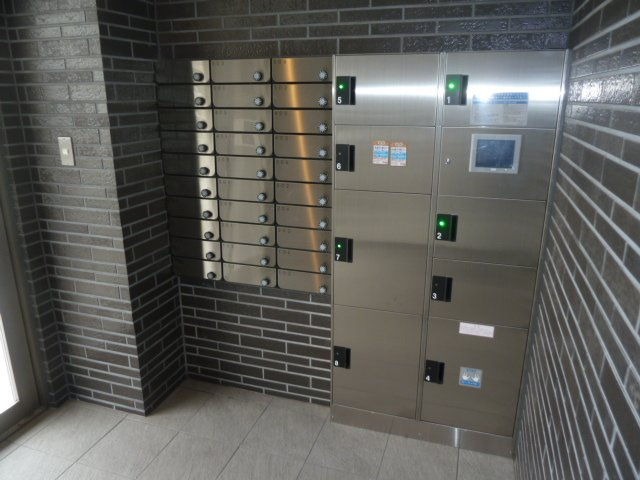 エスペーロ新在家のエントランス