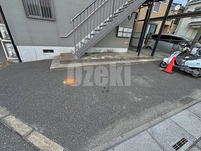 エスト43の駐車場