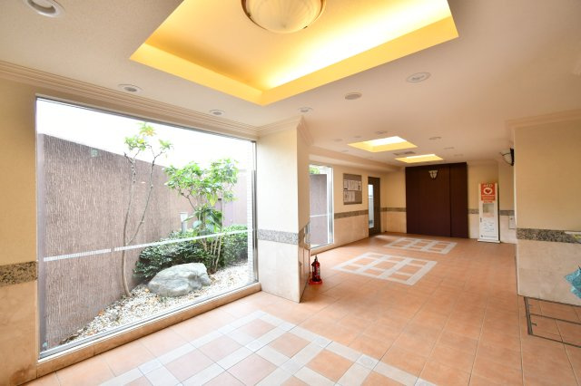 ルネサンスタワー北大宮のエントランス|『物件を今日見てみたい』といった当日のご案内、同条件などの物件、他社様掲載物件もご紹介可能！一日でまとめて内覧したい方、ぜひ当社までお問い合わせ下さい。スタッフ一同皆様のご連絡お待ちしております！