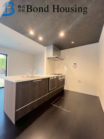 「WIC等収納豊富」「周辺環境充実」　桜が丘東町5丁目のキッチン