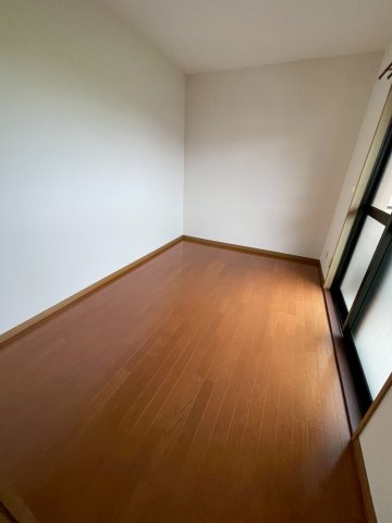 アンビシャスの洋室