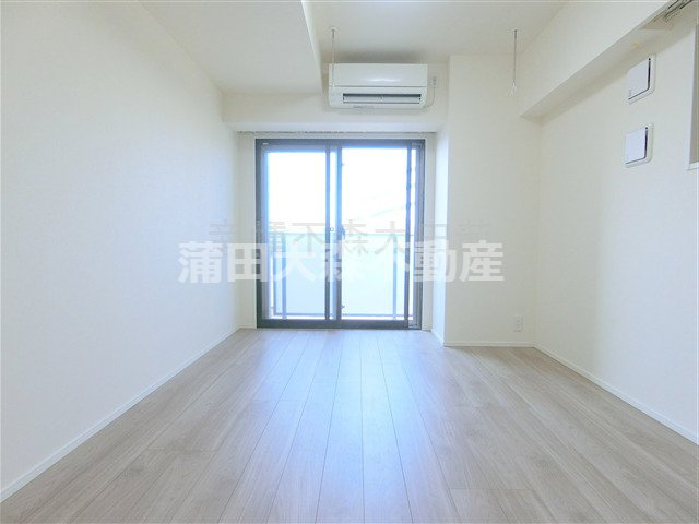 ドゥーエ蒲田南の居間・リビング|洋室9帖