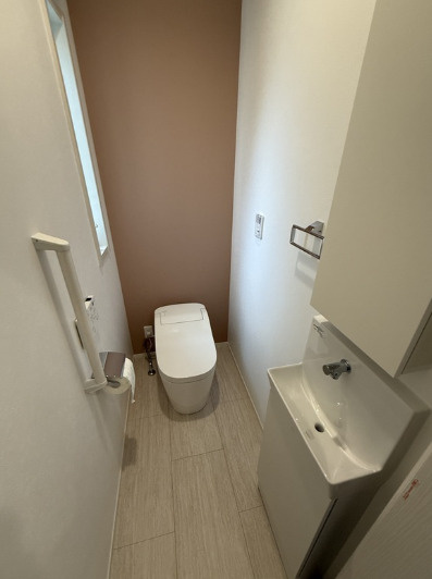 芦屋市涼風町　戸建てのトイレ