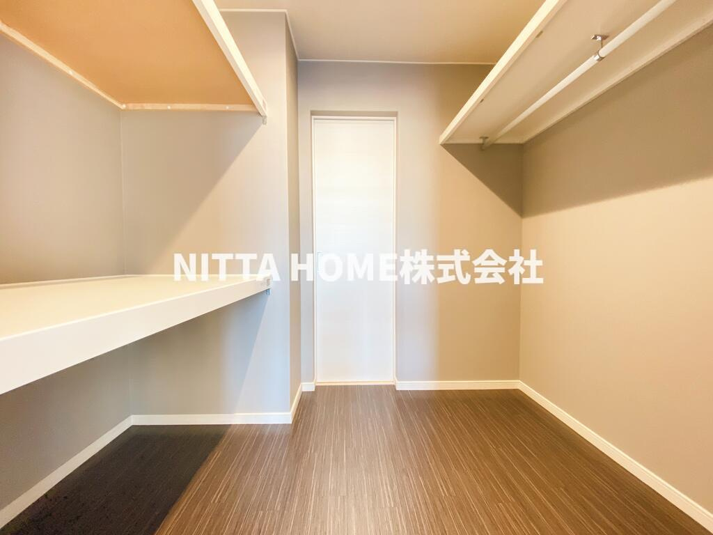 花太コーポ篠尾の収納|収納たっぷりなウォークインクローゼット◇