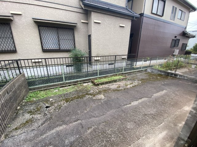 黒岩ハイツの庭