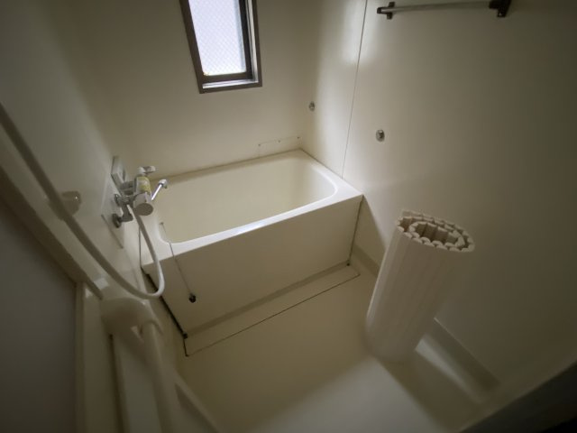 黒岩ハイツの浴室