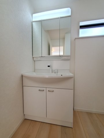 北葛飾郡松伏町　大字松伏　新築戸建　全1棟の洗面所|施工例です