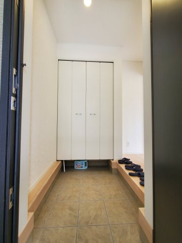 北葛飾郡松伏町　大字松伏　新築戸建　全1棟の玄関|施工例です