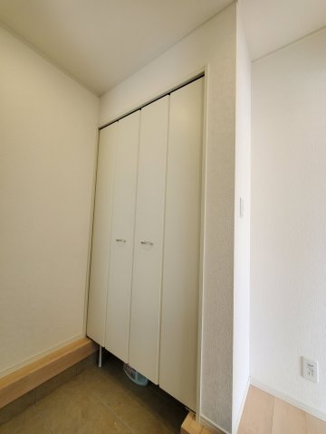 北葛飾郡松伏町　大字松伏　新築戸建　全1棟の玄関|施工例です