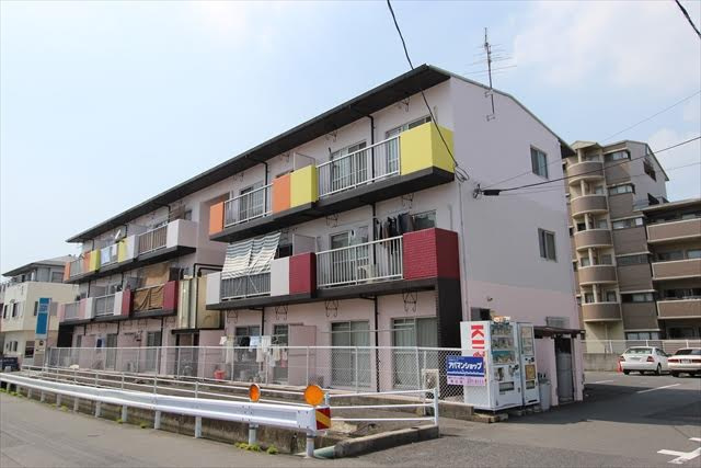 メゾン富田の外観