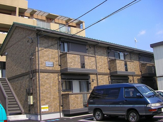 イーストウッドの駐車場