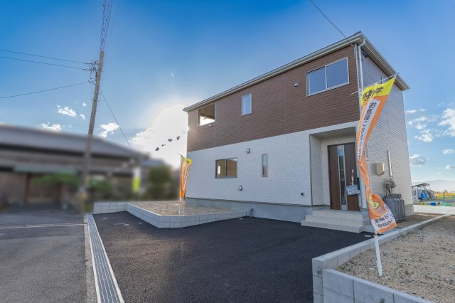 鈴鹿市若松北3丁目《2号棟》の外観