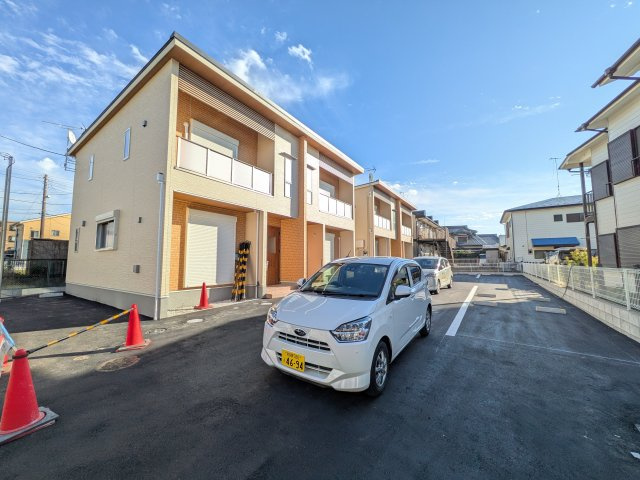 グランポタジェAの駐車場