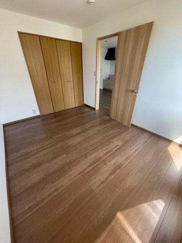 サンライフ山中の洋室