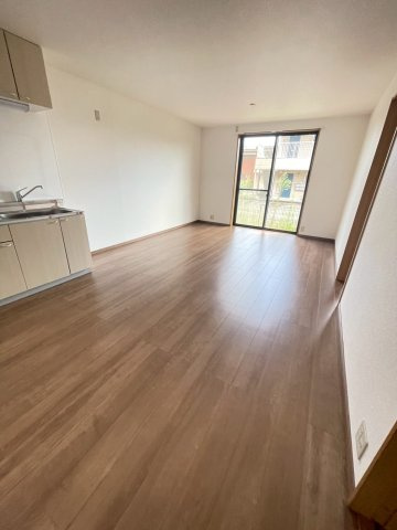 サンライフ山中の居間・リビング