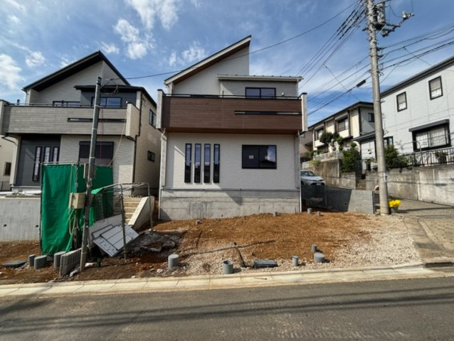 横浜市旭区上白根2丁目　新築戸建【仲介手数料無料】カースペース3台