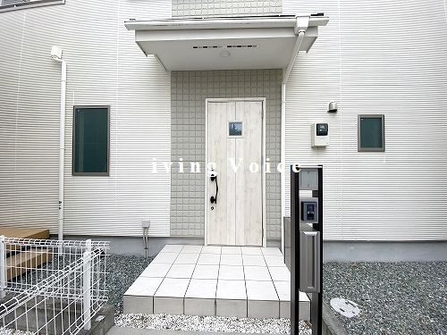 【玄関】 | 【仲介手数料０円】平塚市御殿4丁目　中古一戸建て | 【仲介手数料０円】平塚市御殿4丁目　中古一戸建て