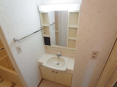 【洗面所】 | エトワール門口 | 独立洗面台、脱衣所も広々使えます