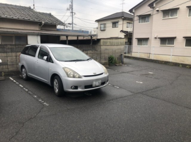 アヴァンセ平福の駐車場