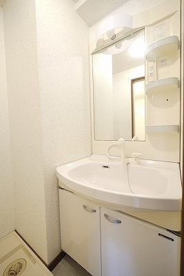 アヴァンセ平福の洗面所|※写真は別の部屋のものです。