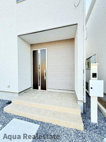 高松市上天神町新築戸建の玄関|玄関です