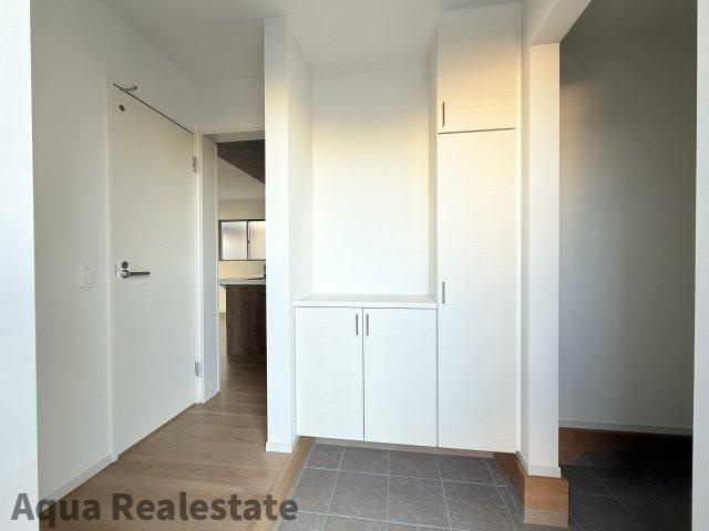 高松市上天神町新築戸建の玄関|きれいな玄関です