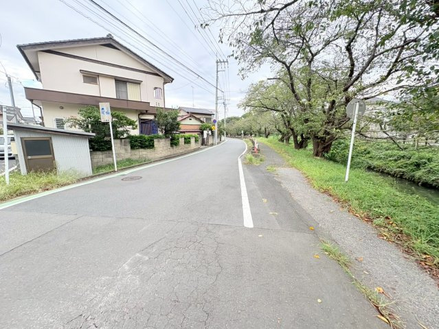 川越市氷川町　建築条件なし売地　西武新宿線『本川越駅』徒歩28分　【川越小学区】の前面道路含む現地写真