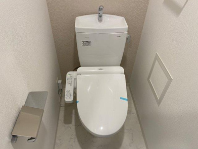 【トイレ】 | エスリード南森町ラグシス | 落ち着いた色調のトイレです
