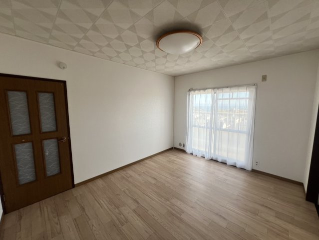 東垂水住宅２号棟の居間・リビング