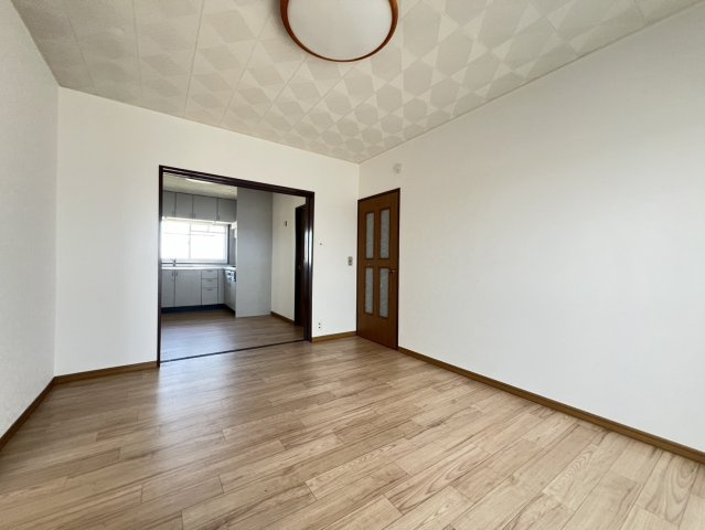 東垂水住宅２号棟の居間・リビング